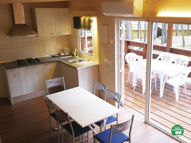 מלון L' Escala Wecamp Cala Montgo מראה חיצוני תמונה